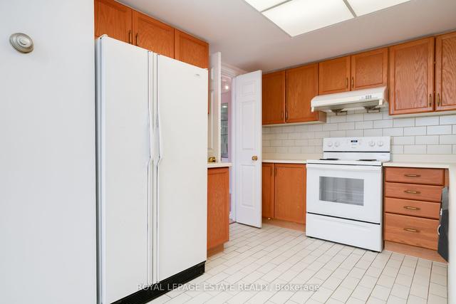 514 - 215 The Donway W, Condo with 2 bedrooms, 2 bathrooms and 1 parking in Toronto ON | Image 3