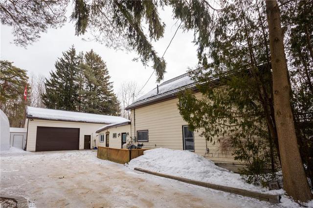 205 Fox Street, House detached with 4 bedrooms, 1 bathrooms and 4 parking in Penetanguishene ON | Image 2