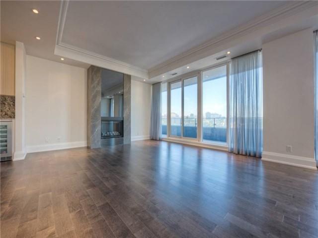 1001 - 88 Davenport Rd, Condo with 2 bedrooms, 3 bathrooms and 1 parking in Toronto ON | Image 3