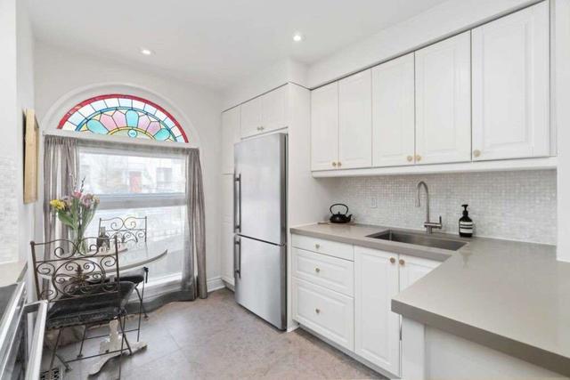 31 Belmont St, House attached with 2 bedrooms, 2 bathrooms and 0 parking in Toronto ON | Image 24