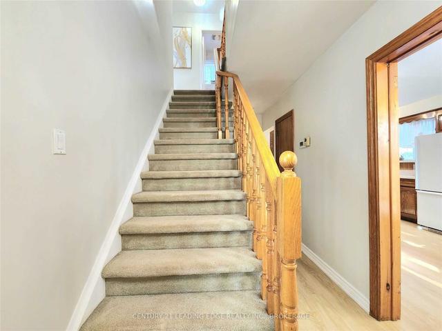 30 Marilake Dr, House detached with 4 bedrooms, 2 bathrooms and 6 parking in Toronto ON | Image 4