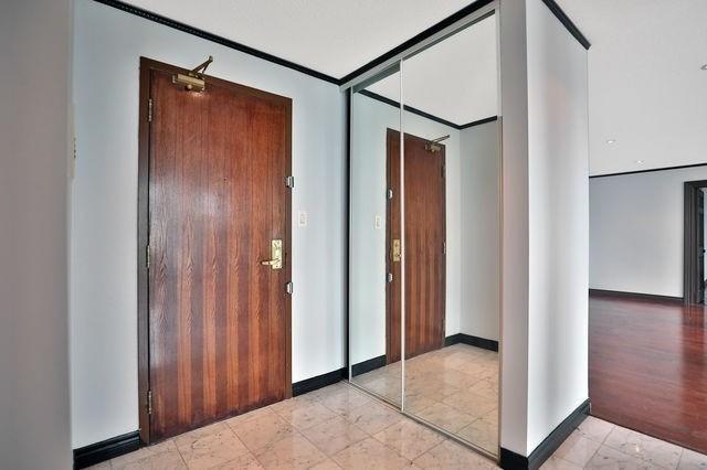 2905 - 156 Enfield Pl, Condo with 2 bedrooms, 2 bathrooms and 2 parking in Mississauga ON | Image 2