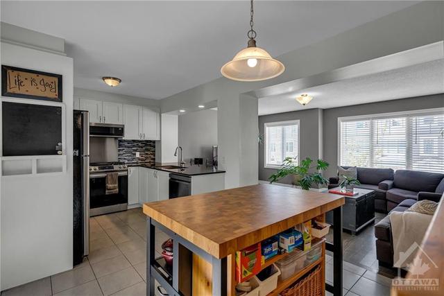 144 Gelderland Private, Townhouse with 3 bedrooms, 3 bathrooms and 2 parking in Ottawa ON | Image 9