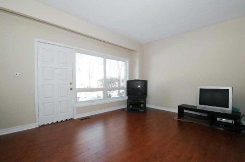 40 - 43 Lexington Ave, Townhouse with 3 bedrooms, 3 bathrooms and 2 parking in Toronto ON | Image 3