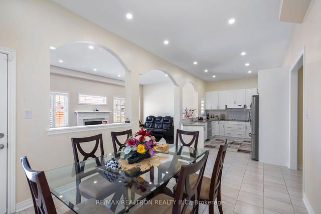 688 Audley Rd S, House detached with 4 bedrooms, 3 bathrooms and 4 parking in Ajax ON | Image 5