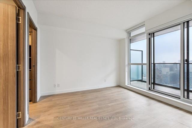 4302 - 38 Widmer St, Condo with 2 bedrooms, 2 bathrooms and 0 parking in Toronto ON | Image 11