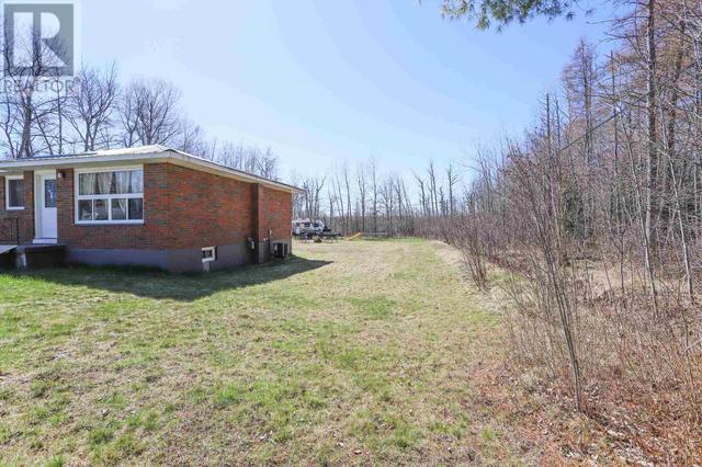 207 Manitou Dr, House detached with 3 bedrooms, 1 bathrooms and null parking in Sault Ste. Marie ON | Image 23