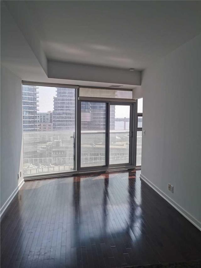 1003 - 12 York St, Condo with 1 bedrooms, 1 bathrooms and null parking in Toronto ON | Image 11