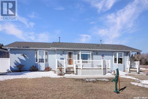 576 Okanese Avenue S, House detached with 2 bedrooms, 2 bathrooms and null parking in Fort Qu'Appelle SK | Card Image