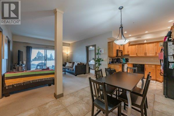 202 - 873 Forestbrook Drive, Condo with 2 bedrooms, 2 bathrooms and 1 parking in Penticton BC | Image 4