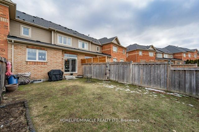 19 Fallis Cres, House attached with 3 bedrooms, 3 bathrooms and 3 parking in Caledon ON | Image 17