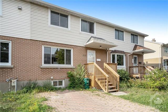 515 Prince Albert Street, Townhouse with 3 bedrooms, 1 bathrooms and 2 parking in Ottawa ON | Image 2