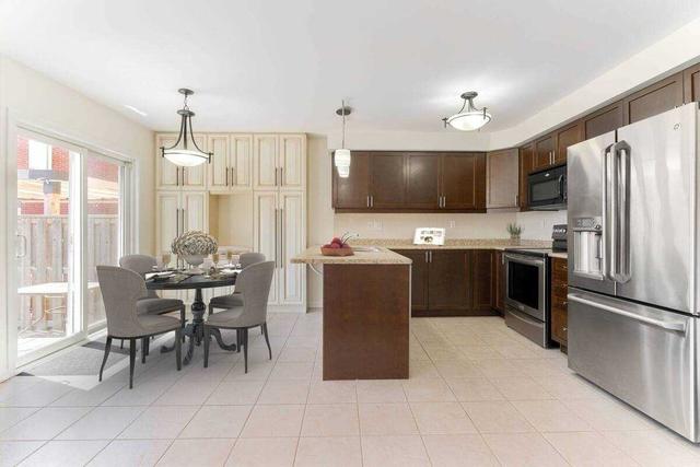692 Ambroise Cres, House semidetached with 4 bedrooms, 4 bathrooms and 2 parking in Milton ON | Image 27