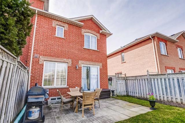 20 Lucena Cres, House attached with 3 bedrooms, 3 bathrooms and 3 parking in Vaughan ON | Image 20