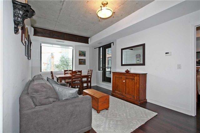 506 - 400 Wellington St W, Condo with 2 bedrooms, 2 bathrooms and 1 parking in Toronto ON | Image 4