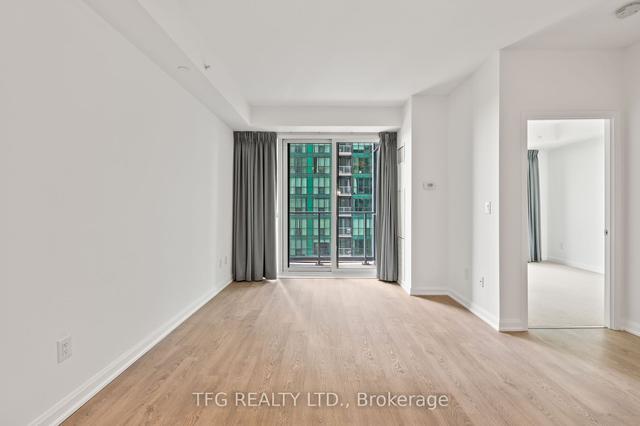 2804 - 9 Bogert Ave, Condo with 1 bedrooms, 1 bathrooms and 1 parking in Toronto ON | Image 2