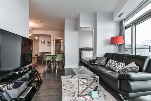 5503 - 14 York St, Condo with 3 bedrooms, 2 bathrooms and 1 parking in Toronto ON | Image 7