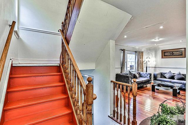 102 Overture Rd, House semidetached with 3 bedrooms, 2 bathrooms and 3 parking in Toronto ON | Image 18
