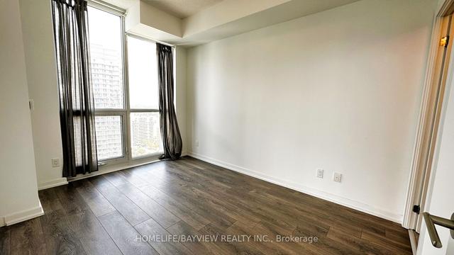 2402 - 32 Forest Manor Rd, Condo with 2 bedrooms, 2 bathrooms and 0 parking in Toronto ON | Image 4