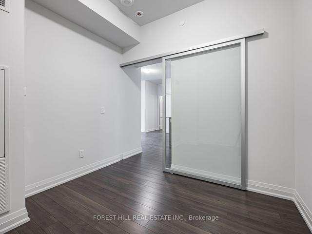 301 - 10 Meadowglen Pl, Condo with 3 bedrooms, 2 bathrooms and 0 parking in Toronto ON | Image 10