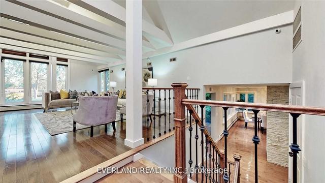 98 Rathburn Rd, House detached with 4 bedrooms, 3 bathrooms and 6 parking in Toronto ON | Image 2