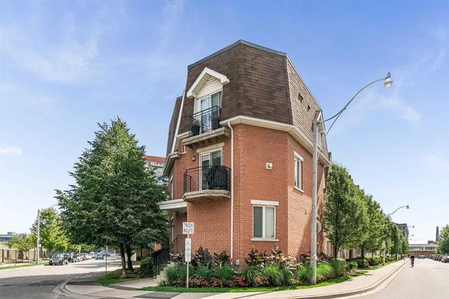 522 - 25 Laidlaw St, Townhouse with 1 bedrooms, 1 bathrooms and 1 parking in Toronto ON | Image 2
