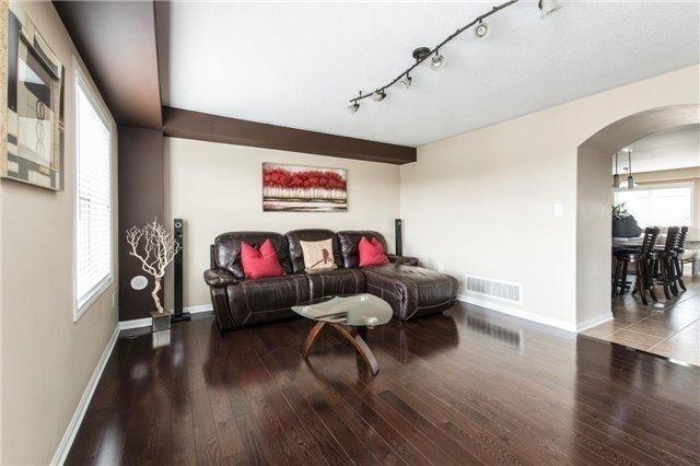 80 Memory Lane, House attached with 3 bedrooms, 3 bathrooms and 1 parking in Brampton ON | Image 2