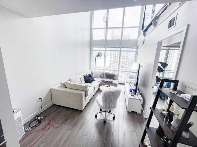 3208 - 15 Fort York Blvd, Condo with 2 bedrooms, 2 bathrooms and 1 parking in Toronto ON | Image 20