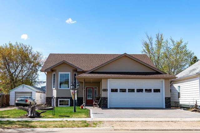 909 8 Avenue, House detached with 4 bedrooms, 3 bathrooms and 6 parking in Wainwright AB | Image 1