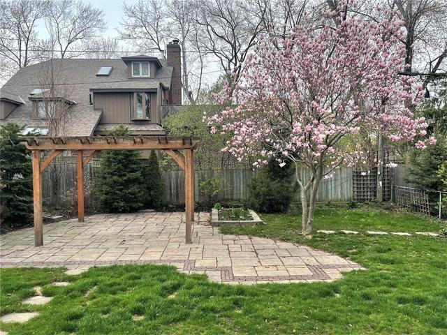 8 Athol Ave, House detached with 3 bedrooms, 4 bathrooms and 5 parking in Toronto ON | Image 14