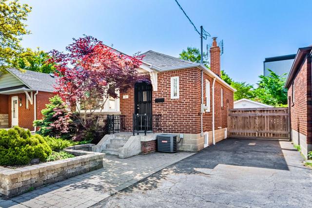 427 O'connor Dr, House detached with 2 bedrooms, 1 bathrooms and 4 parking in Toronto ON | Image 1