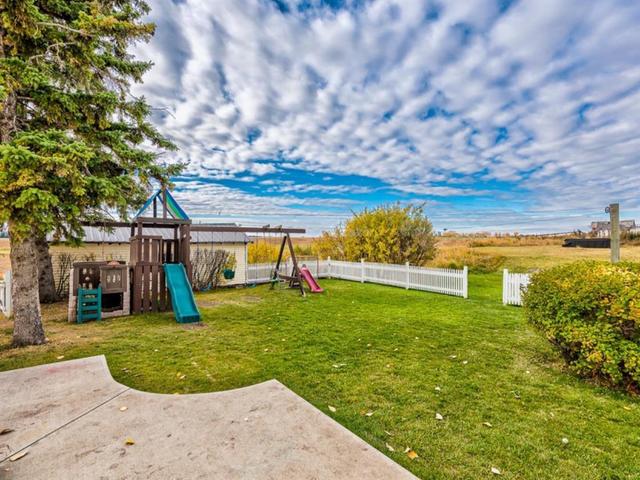 2425 13 Avenue, House detached with 3 bedrooms, 2 bathrooms and 4 parking in Red Deer County AB | Image 30