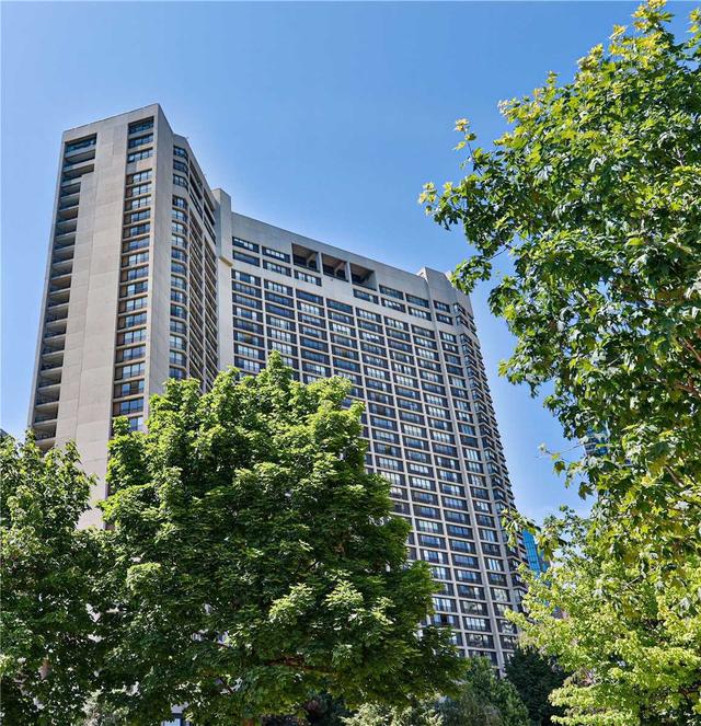 2435 - 33 Harbour Sq W, Condo with 1 bedrooms, 1 bathrooms and 1 parking in Toronto ON | Image 1