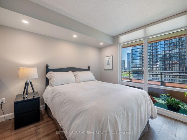 925 - 4k Spadina Ave, Condo with 2 bedrooms, 2 bathrooms and 1 parking in Toronto ON | Image 3