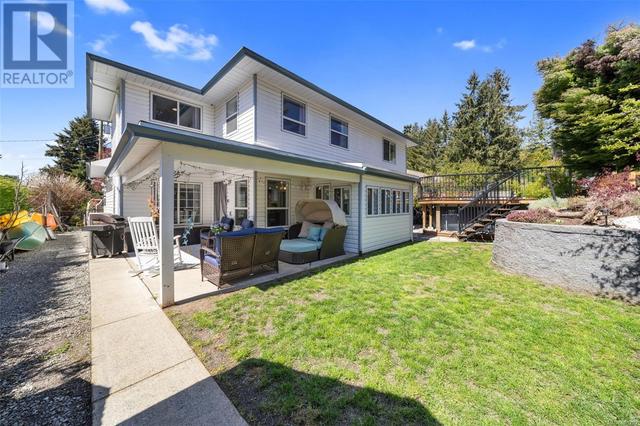 212 Cowichan Ave E, House detached with 4 bedrooms, 3 bathrooms and 4 parking in Lake Cowichan BC | Image 50