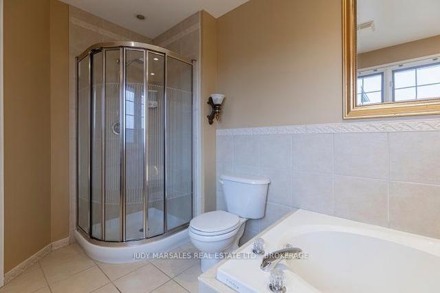 39 Cove Cres, House detached with 3 bedrooms, 3 bathrooms and 4 parking in Hamilton ON | Image 14