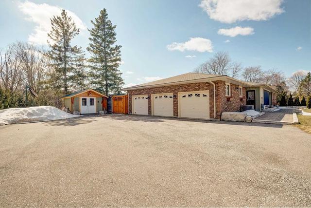 44 Simcoe Rd, House detached with 3 bedrooms, 4 bathrooms and 13 parking in King ON | Image 8