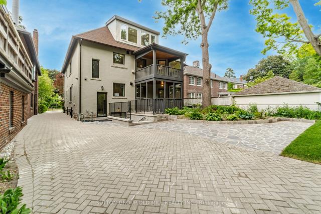 324 Riverside Dr, House detached with 5 bedrooms, 4 bathrooms and 9 parking in Toronto ON | Image 13