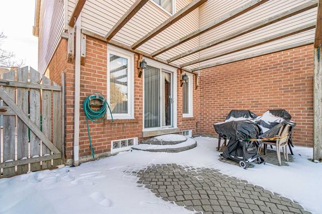 13 Ready Crt, House semidetached with 3 bedrooms, 2 bathrooms and 4 parking in Brampton ON | Image 28
