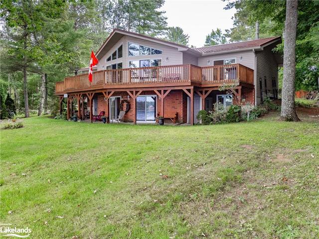 1832 Kilworthy Road, House detached with 6 bedrooms, 2 bathrooms and 4 parking in Gravenhurst ON | Image 1