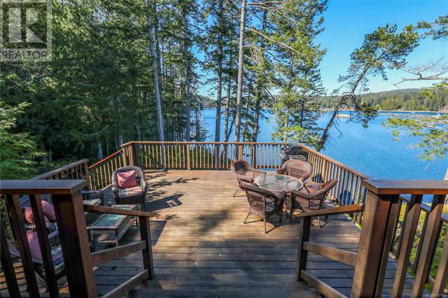 651 Gorge Harbour, House detached with 4 bedrooms, 3 bathrooms and null parking in Strathcona B BC | Image 39