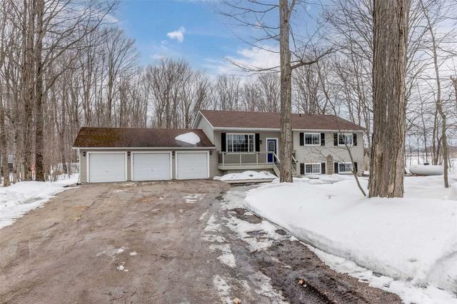 1968 Line 2 North Line N, House detached with 2 bedrooms, 3 bathrooms and 7 parking in Oro Medonte ON | Image 1