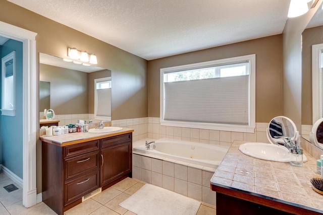 1609 Strathcona Drive Sw, House detached with 4 bedrooms, 3 bathrooms and 2 parking in Calgary AB | Image 17