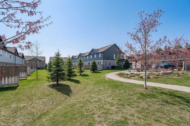80 Arlington Cres, Townhouse with 3 bedrooms, 3 bathrooms and 2 parking in Guelph ON | Image 16