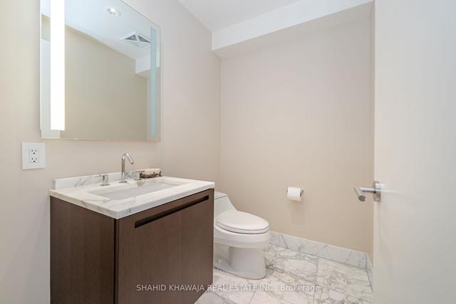 3807 - 180 University Ave, Condo with 2 bedrooms, 3 bathrooms and 1 parking in Toronto ON | Image 10