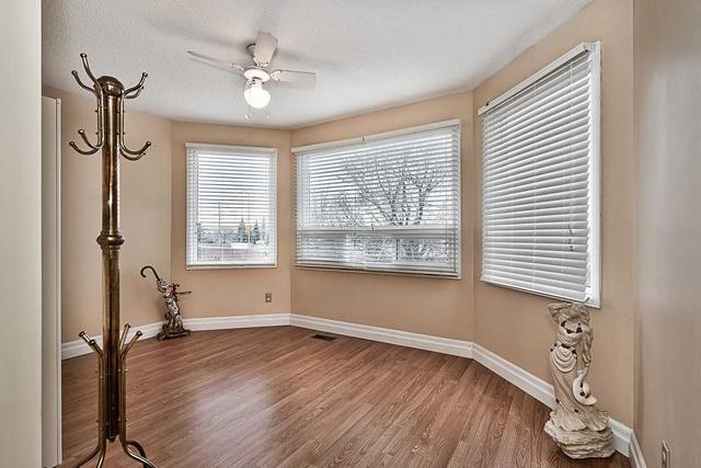 16 Neville Cres, House detached with 4 bedrooms, 3 bathrooms and 4 parking in Brampton ON | Image 10