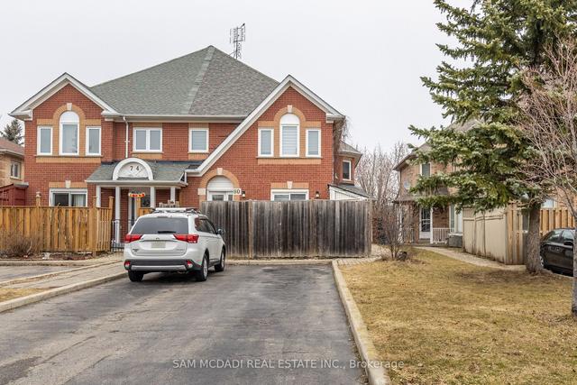 78 Pressed Brick Dr, House attached with 3 bedrooms, 3 bathrooms and 3 parking in Brampton ON | Image 1