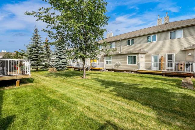 104 Mt Aberdeen Manor Se, Home with 3 bedrooms, 1 bathrooms and 1 parking in Calgary AB | Image 31