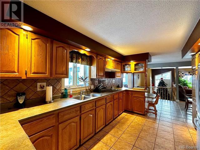 2583 - 205 Route, House detached with 4 bedrooms, 2 bathrooms and null parking in Haut Madawaska NB | Image 3