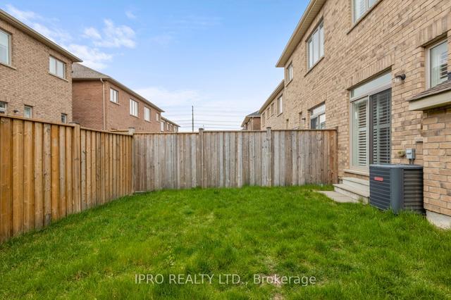 3908 Arvona Pl, House semidetached with 4 bedrooms, 3 bathrooms and 3 parking in Mississauga ON | Image 28